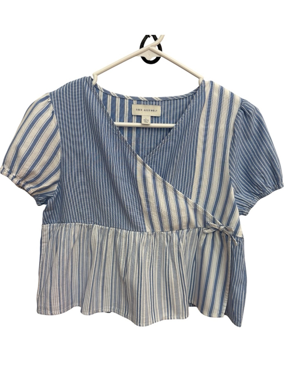 Free Assembly Girls Blue White Stripe Peplum Wrap Top Sz L 10/12 Puff Sleeve EUC